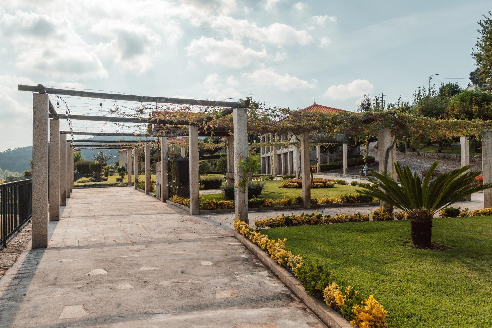 Villa Quinta Da Eira Do Sol à Guimarães Extérieur photo